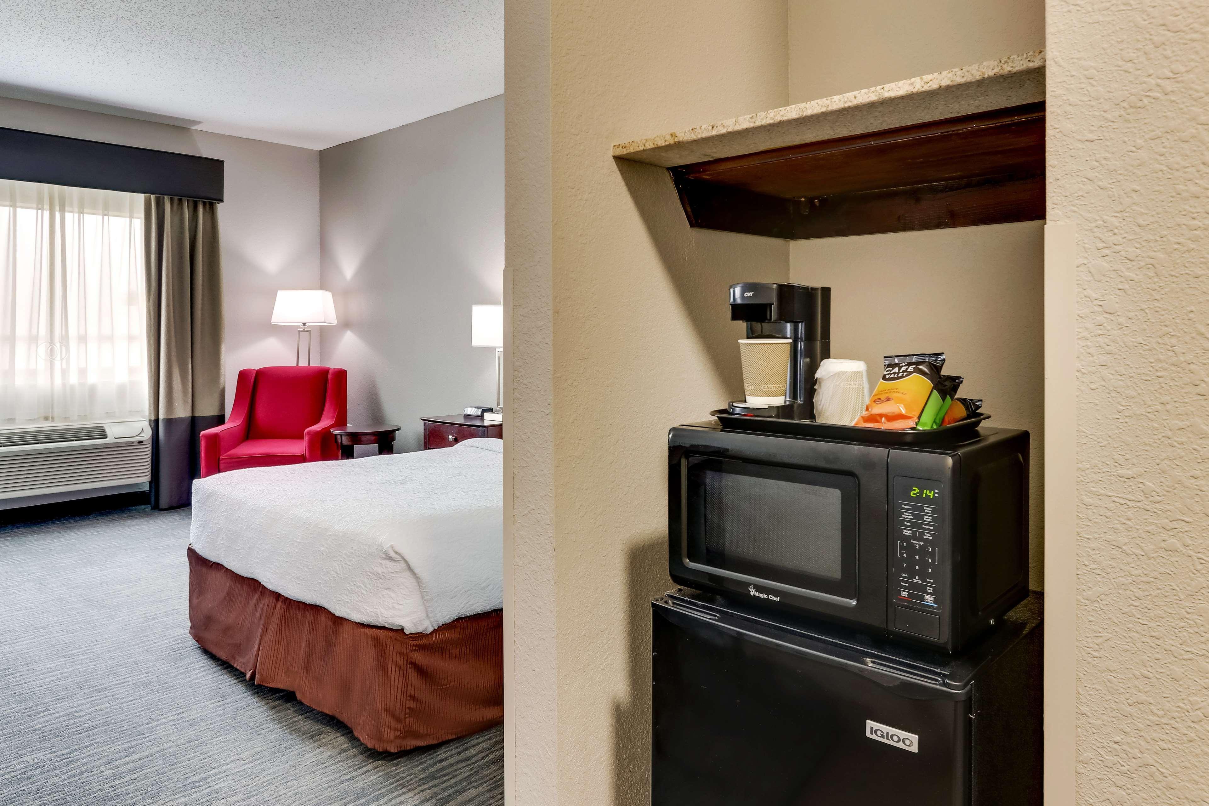 Best Western Plus University Inn & Suites Wichita Falls Extérieur photo
